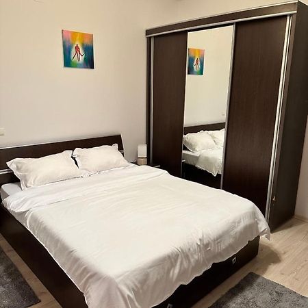 Apartament Otopeni Buitenkant foto